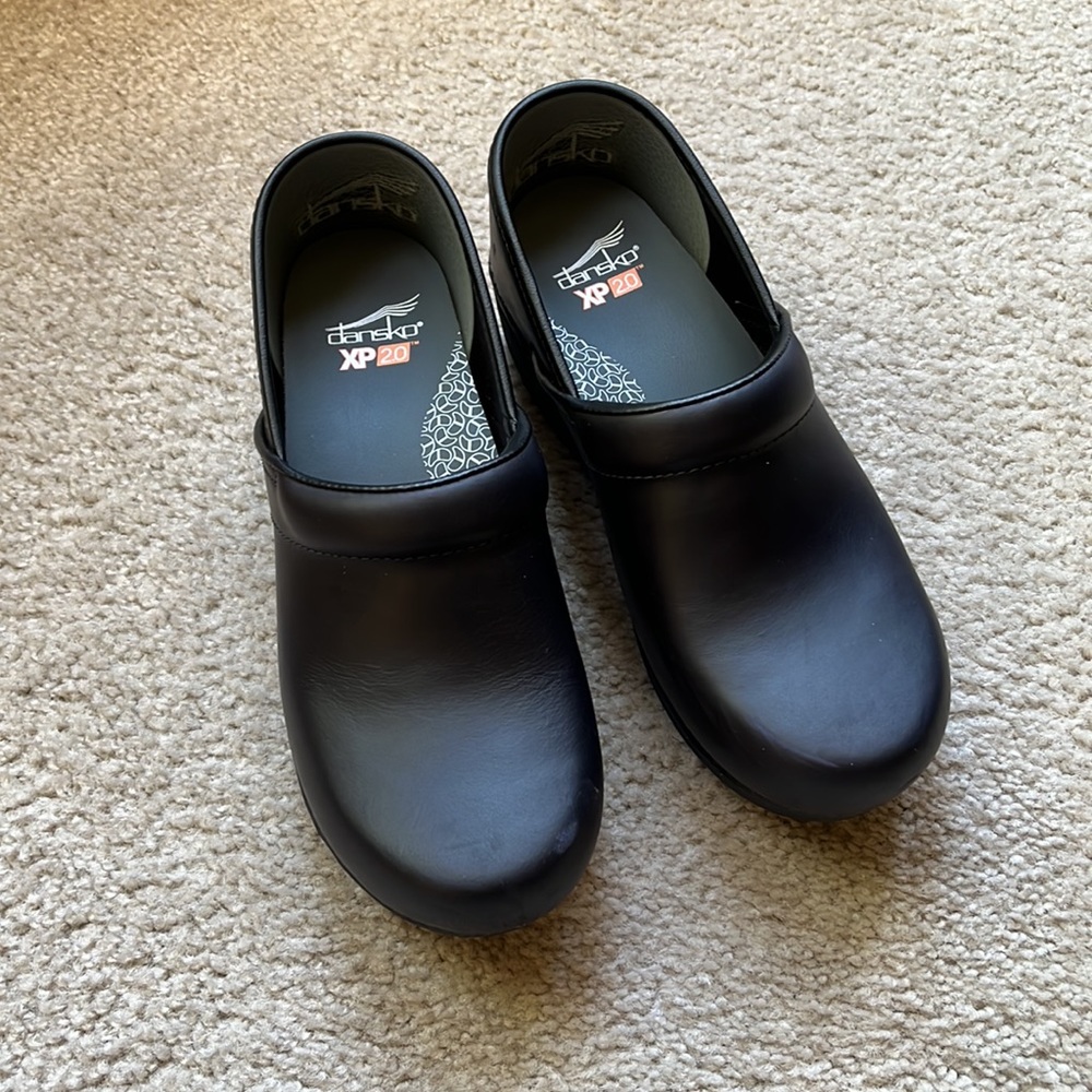 Dansko XP 2.0 Clogs - 39 BRAND NEW
